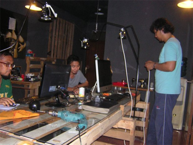 Persiapan-Studio-UrbanMonkees