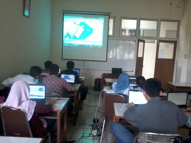 Mahasiswa Training AutoCAD 2D 3D Rendering di Politeknik Negeri Jakarta