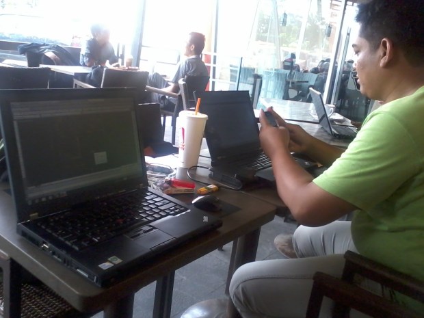Kursus AutoCAD 2D Outdoor Dunkin' Donuts Tamini Square