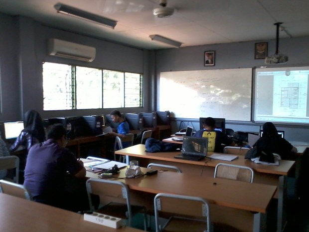 Training AutoCAD Teknik Bangunan di SMKN 56 Jakarta Utara