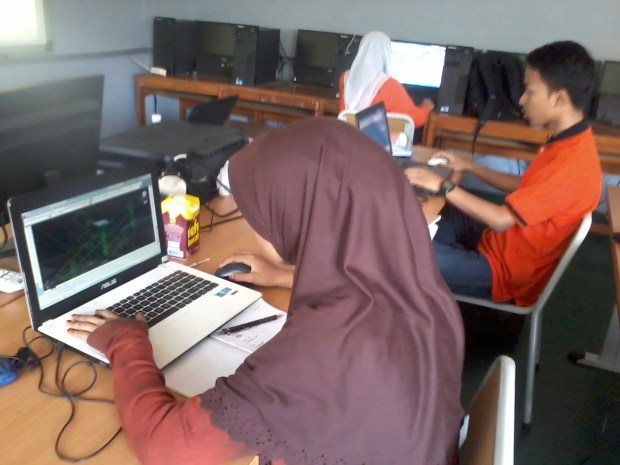 Belajar AutoCAD 3D Model Konstruksi Bangunan di SMKN Pluit Jakarta Utara