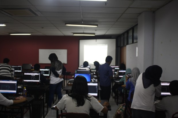 Training Belajar AutoCAD Teknik Lingkungan Fakultas Arsitektur Lansekap dan Teknologi Lingkungan Universitas Trisakti