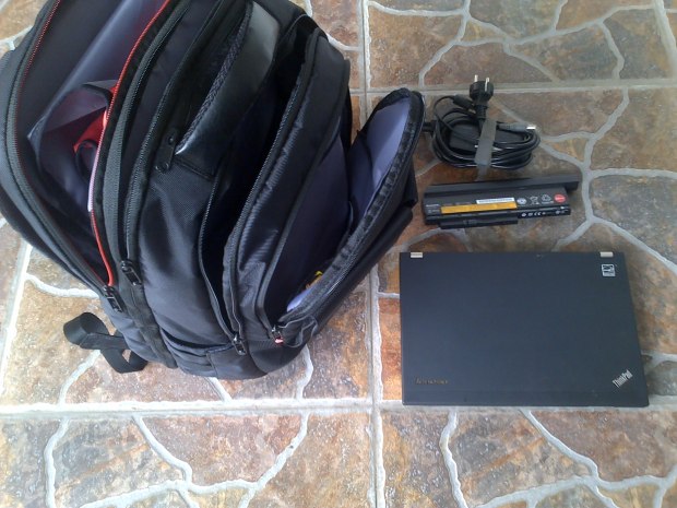 Jual Laptop Lenovo Thinkpad X220 i5 Baterai 9Cell Adaptor Tas Thinkpad Original