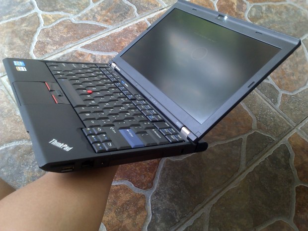 Jual Laptop Lenovo Thinkpad X220 Right View