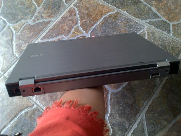 Jual Laptop Second Dell Latitude E6410 Tampak Belakang