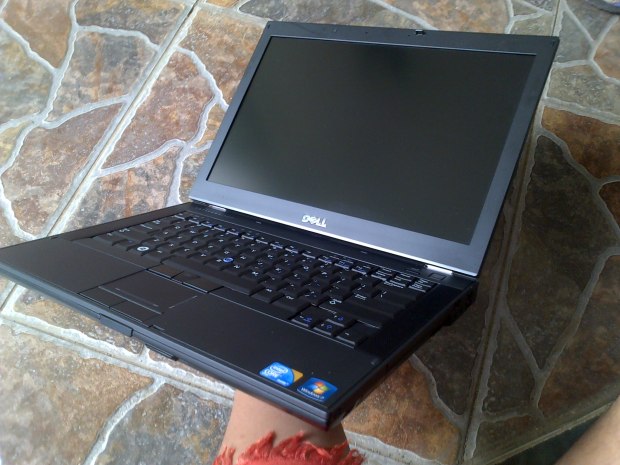 Jual Laptop Second Dell Latitude E6410 Tampak Samping Kanan