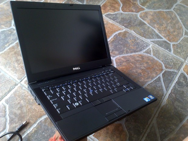 Jual Laptop Second Dell Latitude E6410 Tampak Samping Kiri