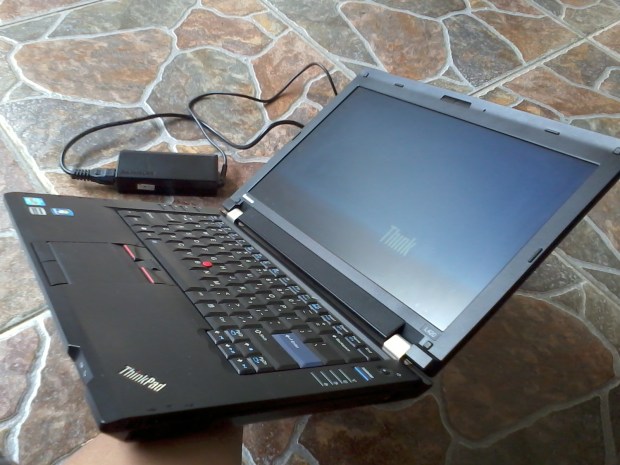 Jual Laptop Lenovo Thinkpad L420 Penampakan Kanan