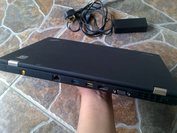 Jual Laptop Lenovo Thinkpad T420s i5 DualVGA NVidia + Intel HD Belakang