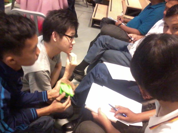 Diskusi Internal kelompok Workshop 1000StartupDigital di Jakarta 1A lokasi BukaLapak