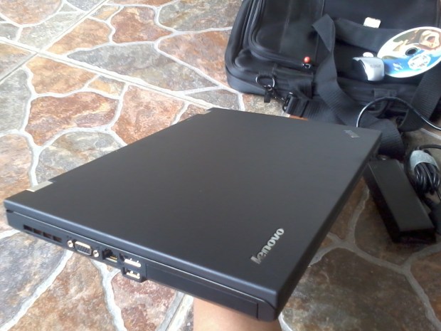 Jual Lenovo Thinkpad T420 i7 4CPUs 2,8GHz Body Muluuus