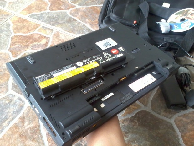 Jual Lenovo Thinkpad T420 i7 4CPUs 2,8GHz Sticker Windows Original