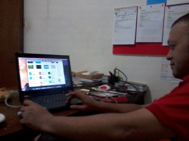 install-hackintosh-thinkpad-t420-dualboot-app-store-osx-yosemite-windows7-professional-di-harapan-jaya-bekasi-barat